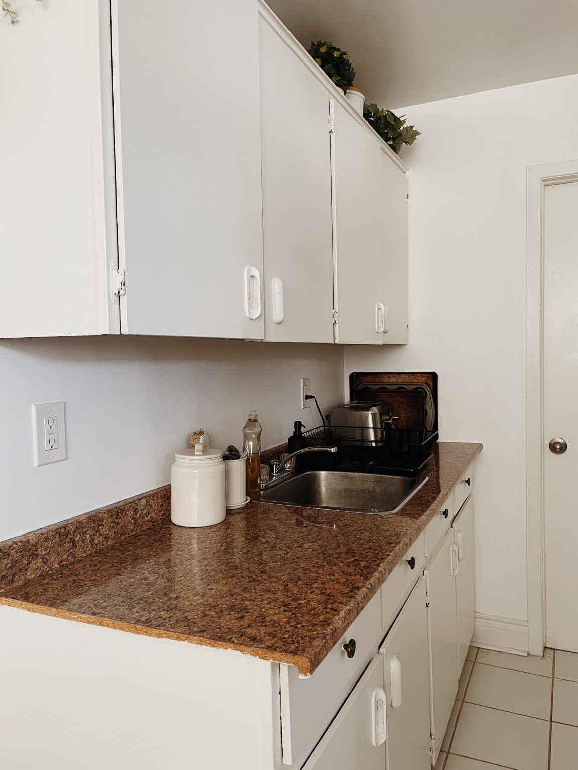 Renter Friendly Cottagecore Kitchen Makeover – Saint Rogers Street